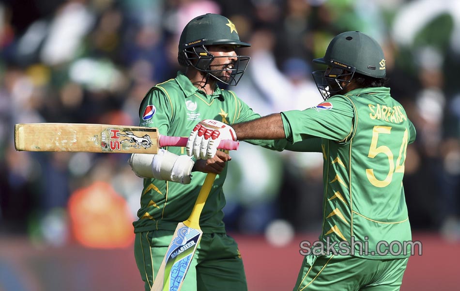 pakistan wins aganist srilanka - Sakshi1