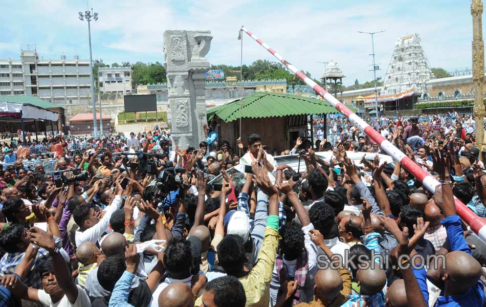 duvvada jagannadham team at tirumala13