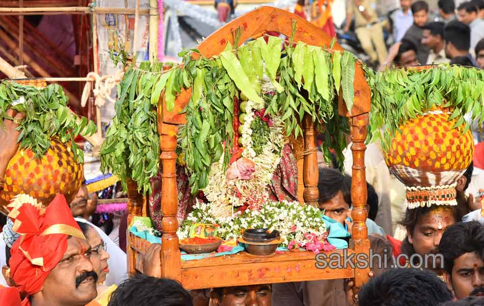 Golkonda bonalu2017 - Sakshi4