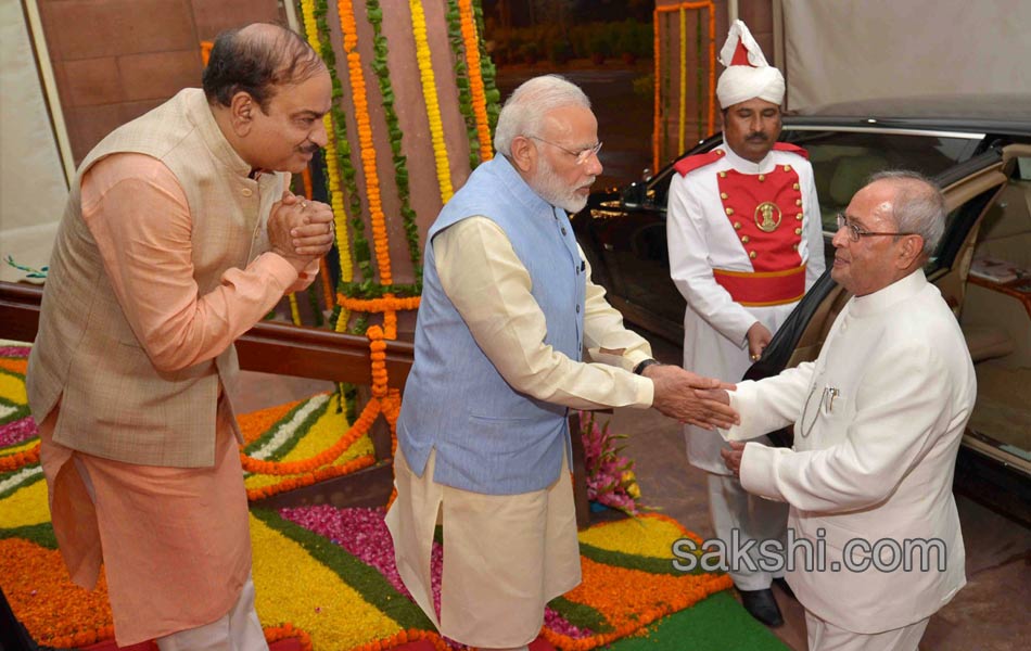 GST Launch President Pranab Mukherjee and PM Modi - Sakshi4