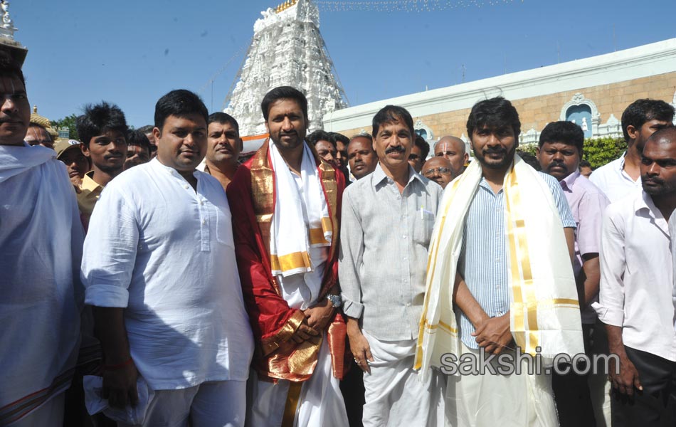 goutam nanda movie unit in tirumala5