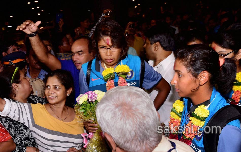 grand welcome in womens cricekt Team1