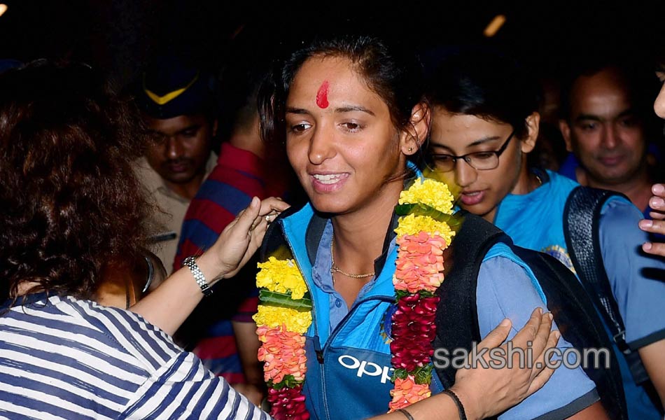 grand welcome in womens cricekt Team3