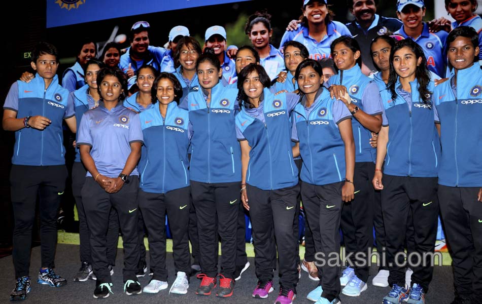 grand welcome in womens cricekt Team11