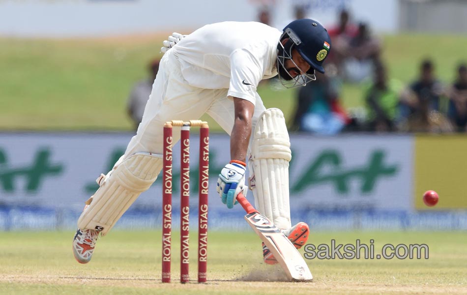 Virat Kohli and Abhinav Mukund Put India On Top On Day 36