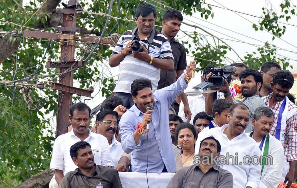 YS Jagan Tour in Nandyal - Sakshi4