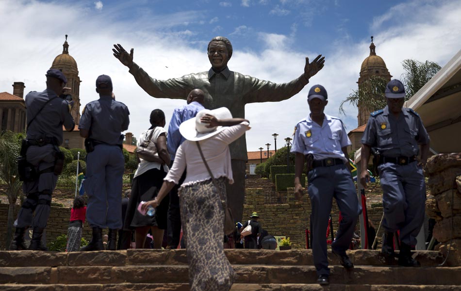 Nelson Mandela buried in the rolling hills of South Africa28