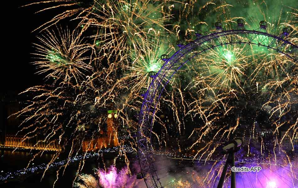 Fireworks explode over Ebrie Lagoon during New Year celebrations - Sakshi23