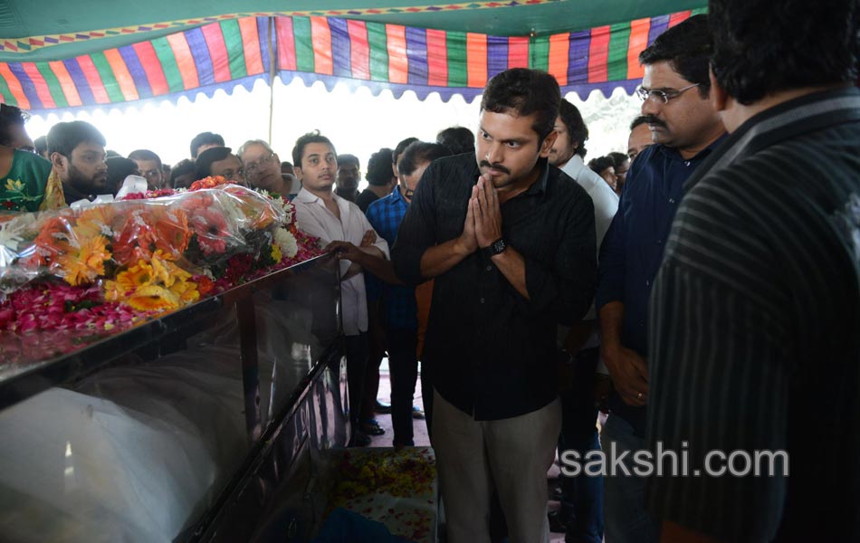 Tollywood Celebrities Pay Homage To Actor Uday Kiran - Sakshi38