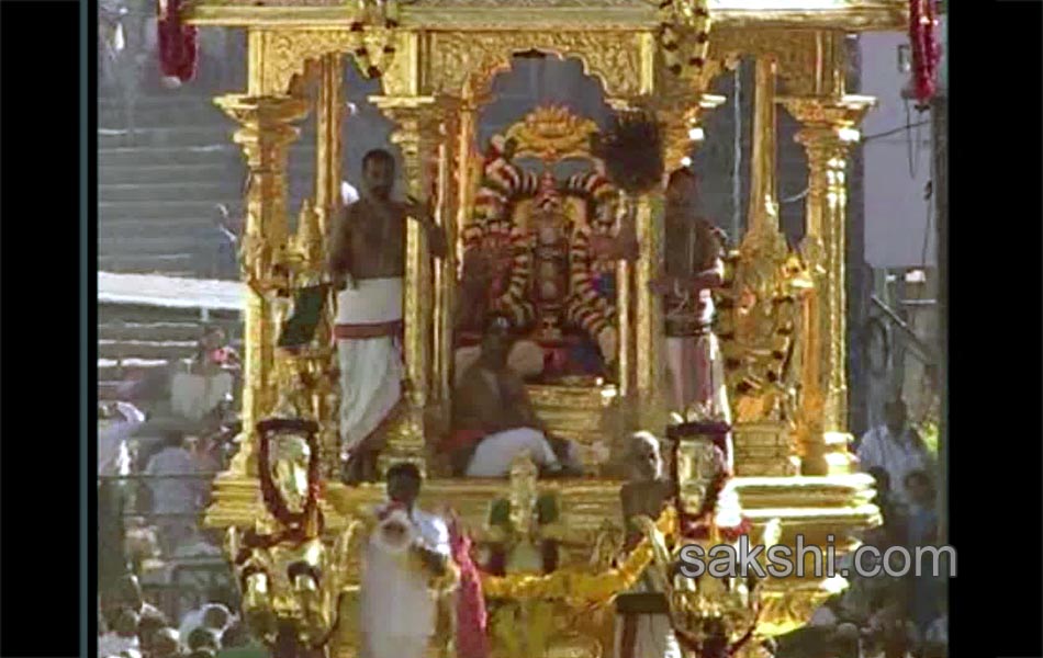 andhra pradesh devotees throng temples on vaikunta ekadasi27