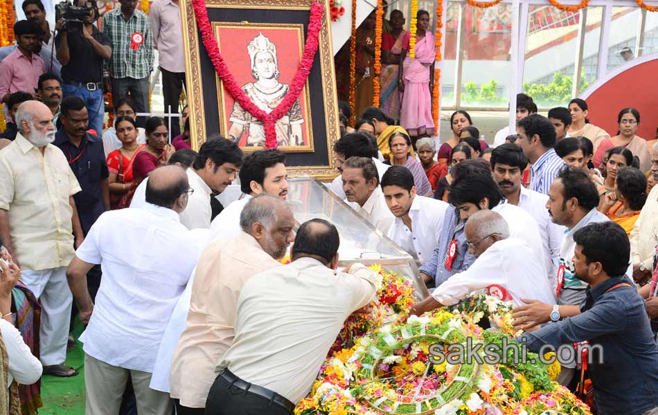 akkineni nageswara rao funerals in annapurna studios6