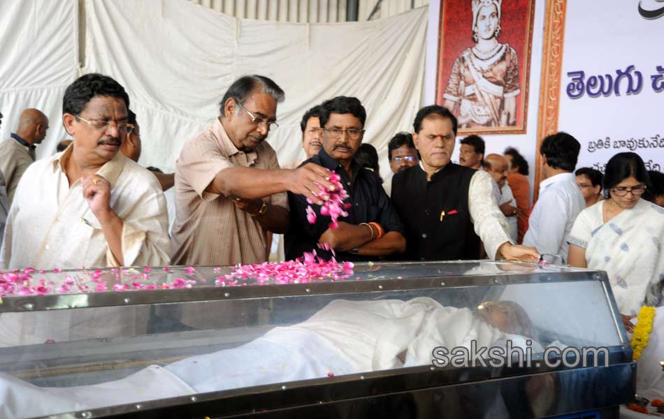 akkineni nageswara rao funerals in annapurna studios41