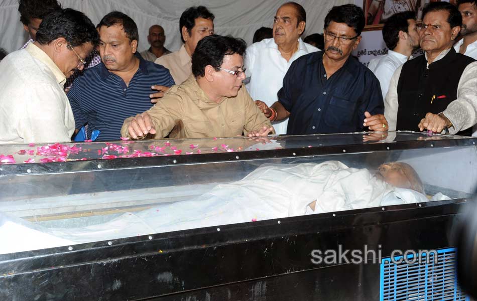 akkineni nageswara rao funerals in annapurna studios44