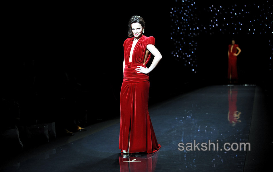 go red for women fashion show in newyork - Sakshi10