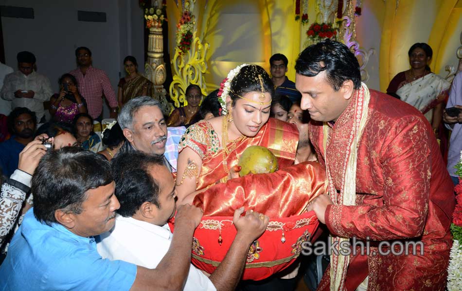 geetha madhuri with nandu marriage5