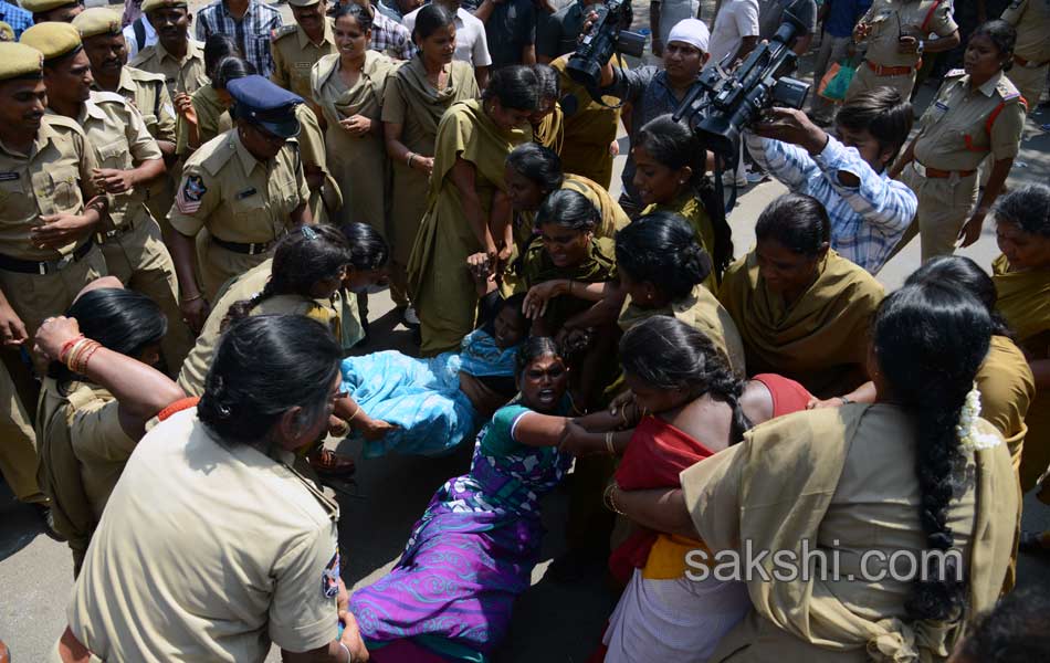 Dharna of Anganwadis10