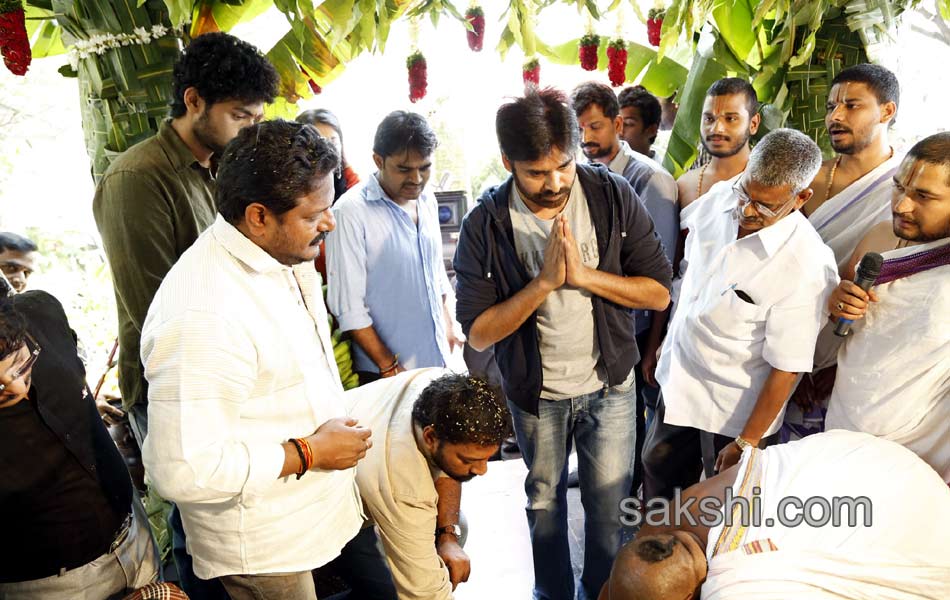 Pawan Kalyan And Chiranjeevi at Varun teja Movie Launch - Sakshi5