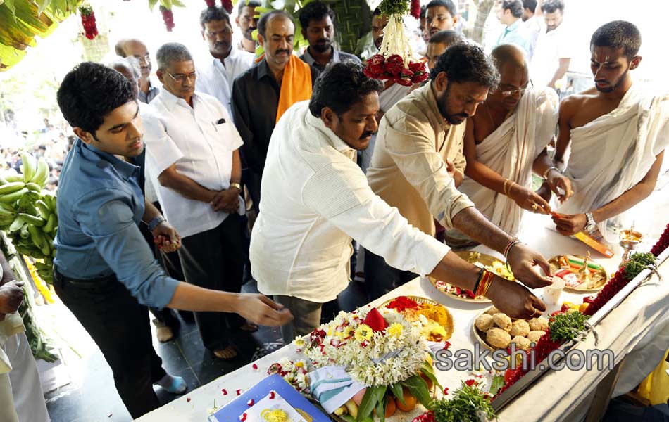 Pawan Kalyan And Chiranjeevi at Varun teja Movie Launch - Sakshi10