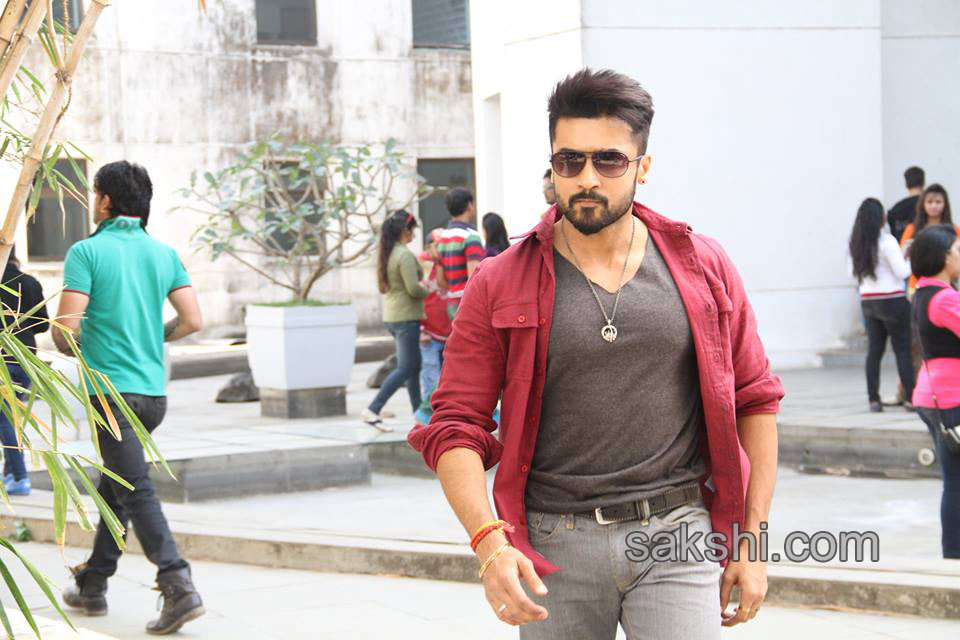 surya and samantha Anjaan frist look1