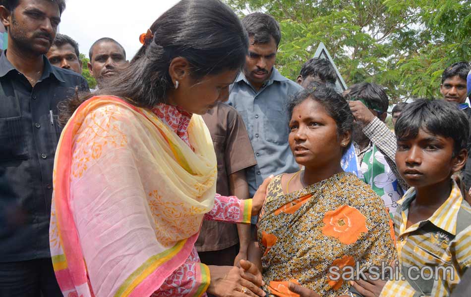 Sharmila s Janpatham at guntur District - Sakshi9