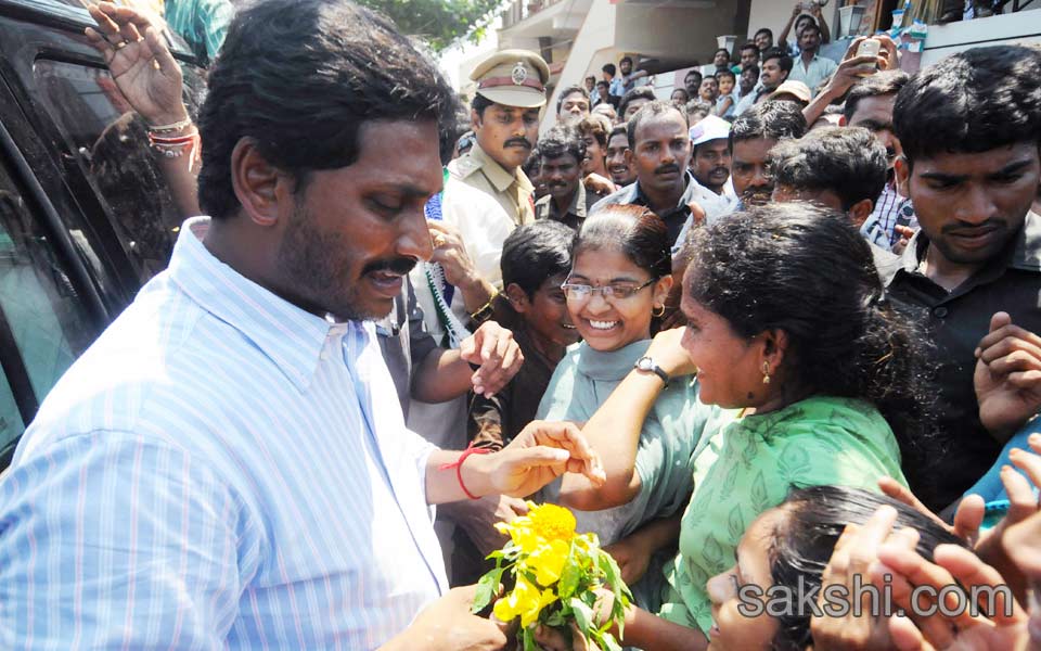 ys jagan mohan reddy  janapatham in east godavari - Sakshi4