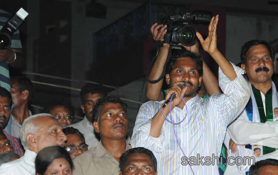 jagan road show - Sakshi7