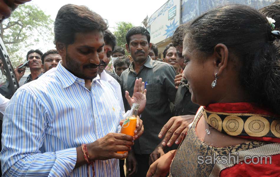 jagan road show - Sakshi13