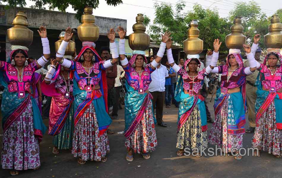 Sharmila s Janapatham at Khammam Distric - Sakshi18