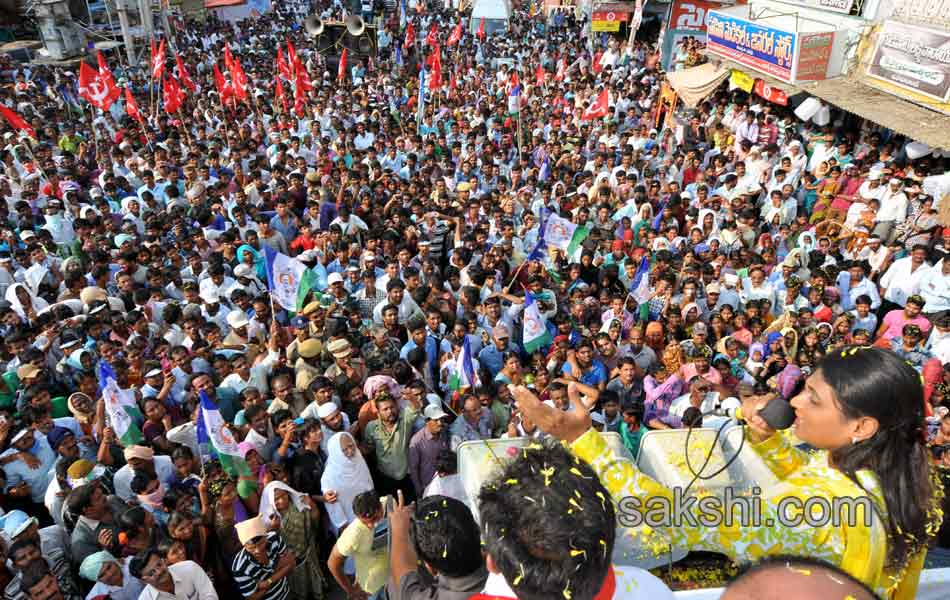 Sharmila s Janapatham at Warangal District - Sakshi2