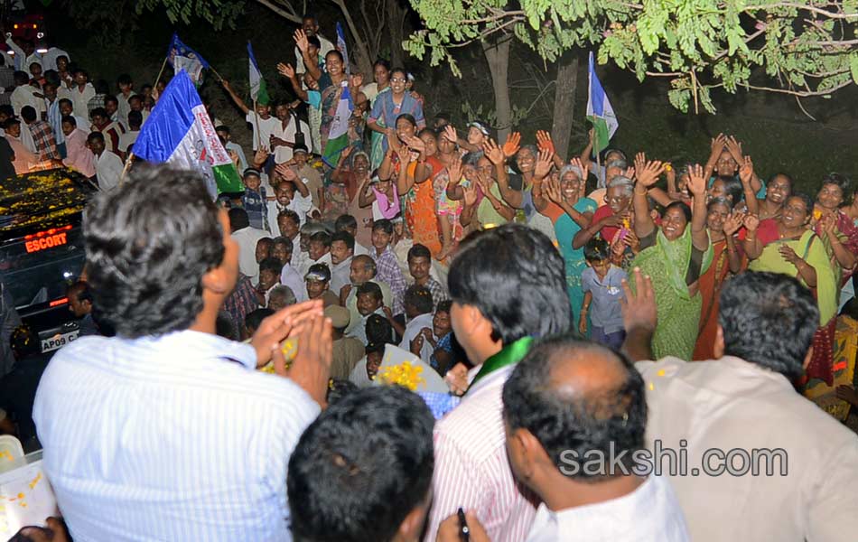 Jagan s Janapatham at Guntur District - Sakshi30