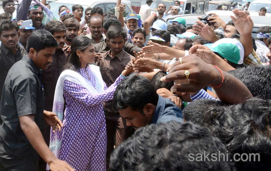 Sharmila s Janapatham at Ranga Reddy District - Sakshi16