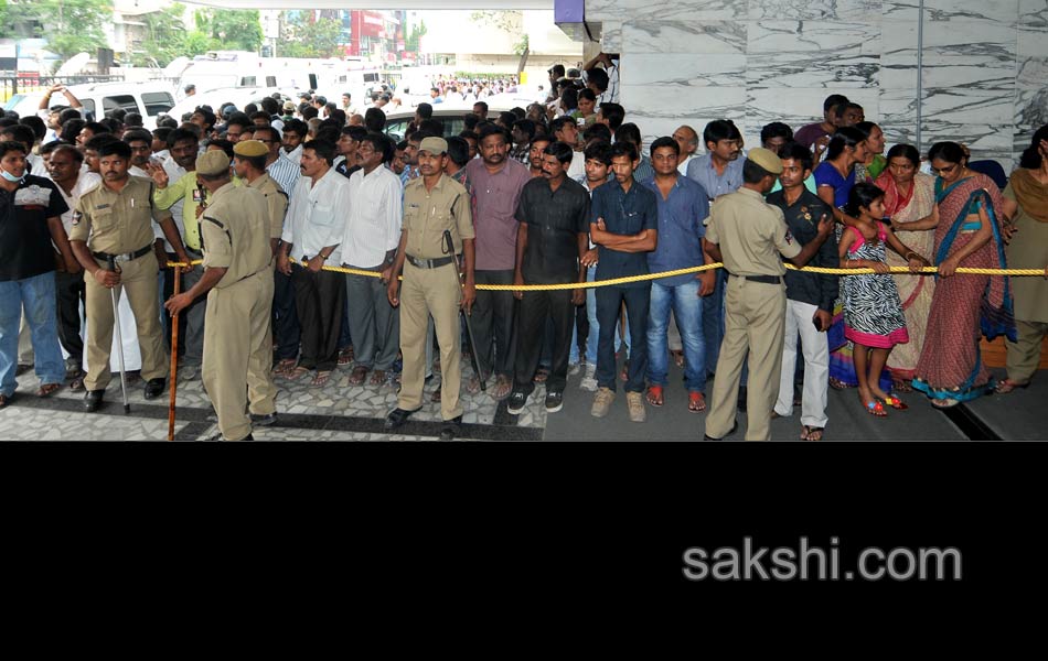 leaders rush to Care hospital - Sakshi21