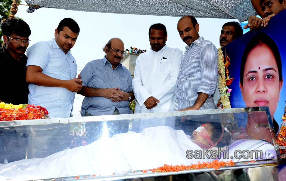 Shobha Nagireddy last rites today - Sakshi10