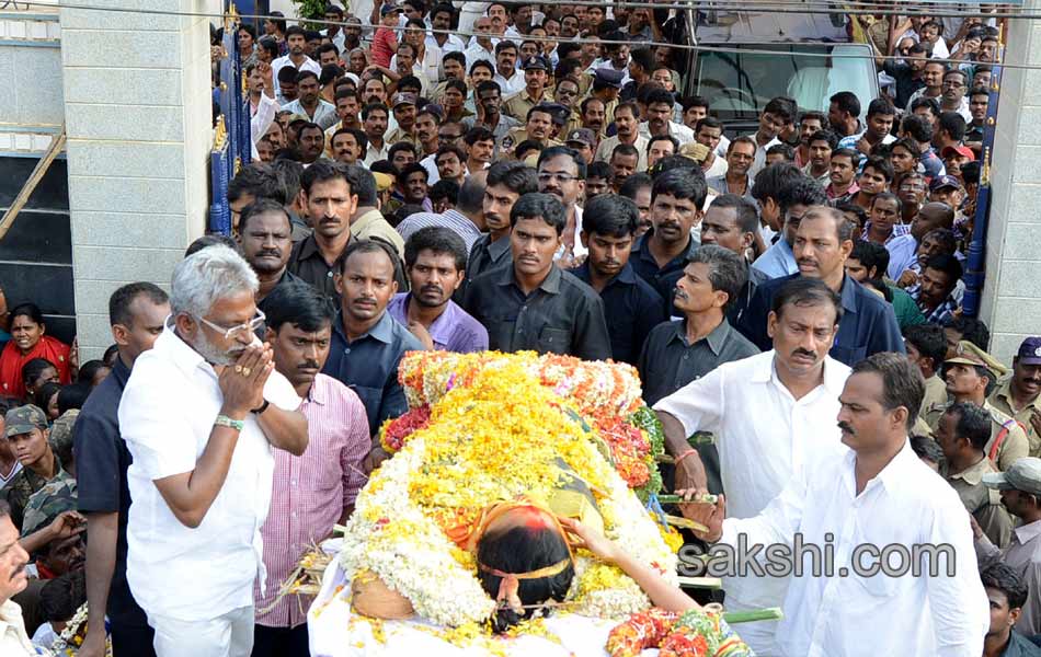 Shobha Nagireddy last rites today - Sakshi23