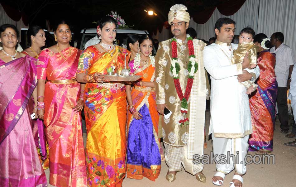 Producer Giri Daughter Wedding photos9