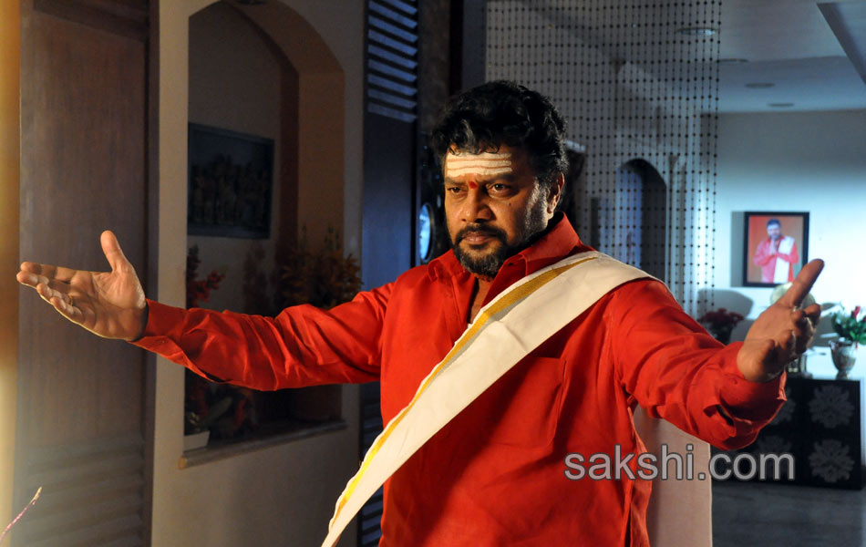 Evariki Evaru Movie Stills2