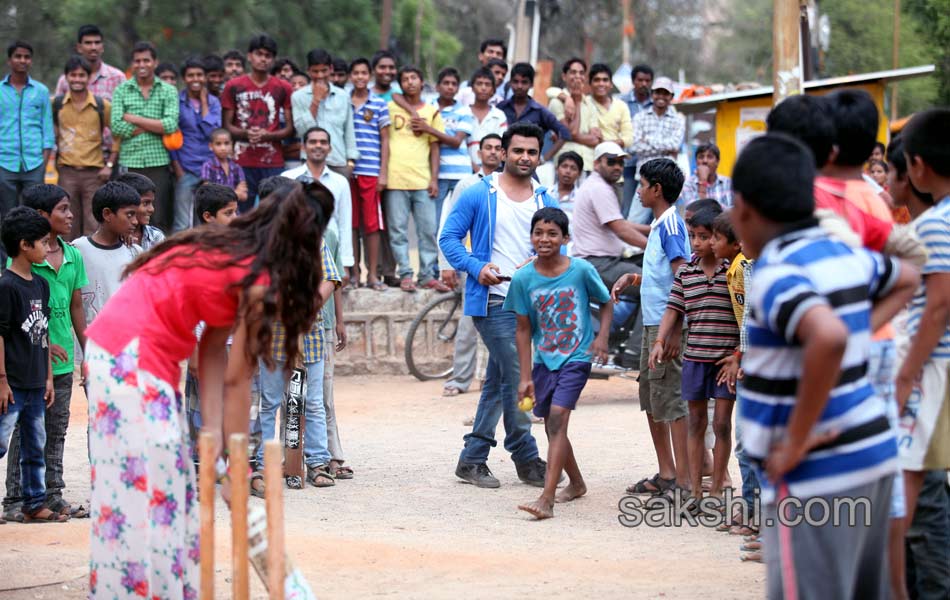 Neejathaga nenundali movie stills - Sakshi12