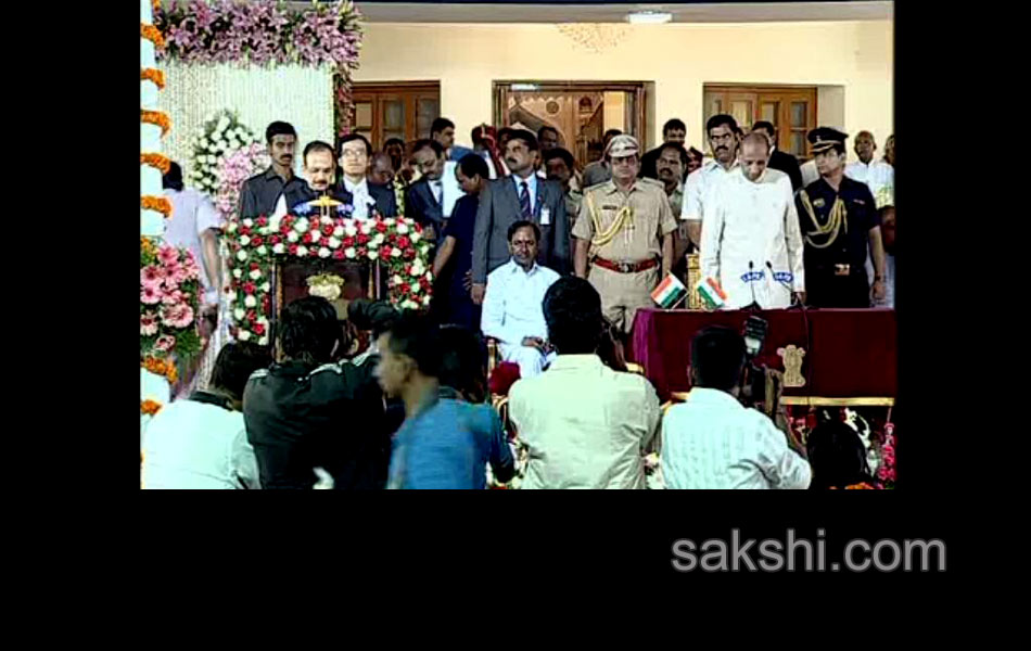 KCR sworn in heads cabinet of 11 ministers - Sakshi3