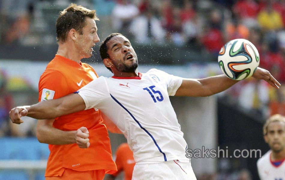 netherlands victory over chille - Sakshi1
