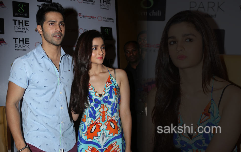 Humpty Sharma Ki  Dulhania Film Press Meet - Sakshi1