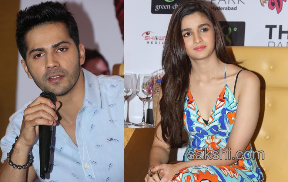 Humpty Sharma Ki  Dulhania Film Press Meet - Sakshi3