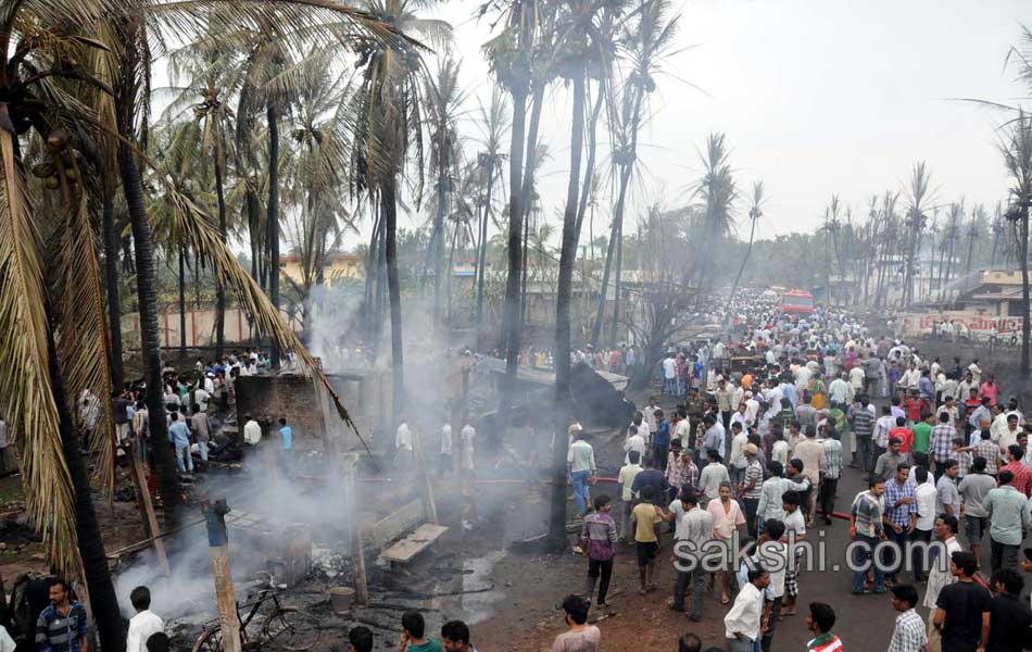 gail gas pipeline blast causes 16 deaths - Sakshi25