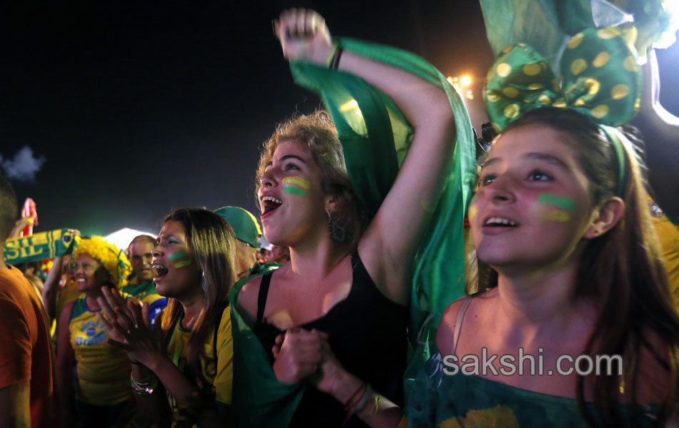 brazil wins over colombia and enters into semi final - Sakshi15