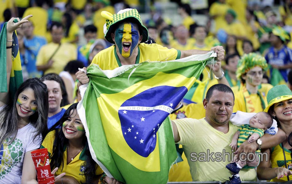 brazil wins over colombia and enters into semi final - Sakshi19