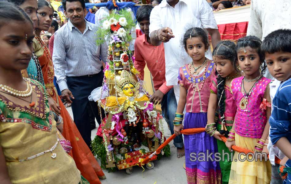 Temples come alive with Bonalu festivities - Sakshi3