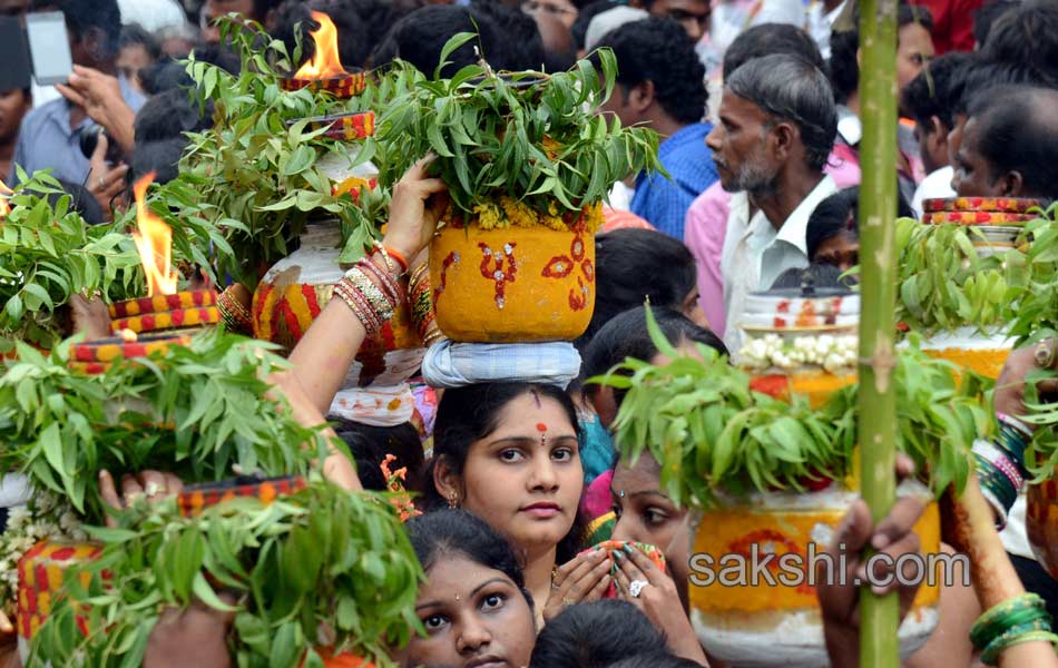 Temples come alive with Bonalu festivities - Sakshi10