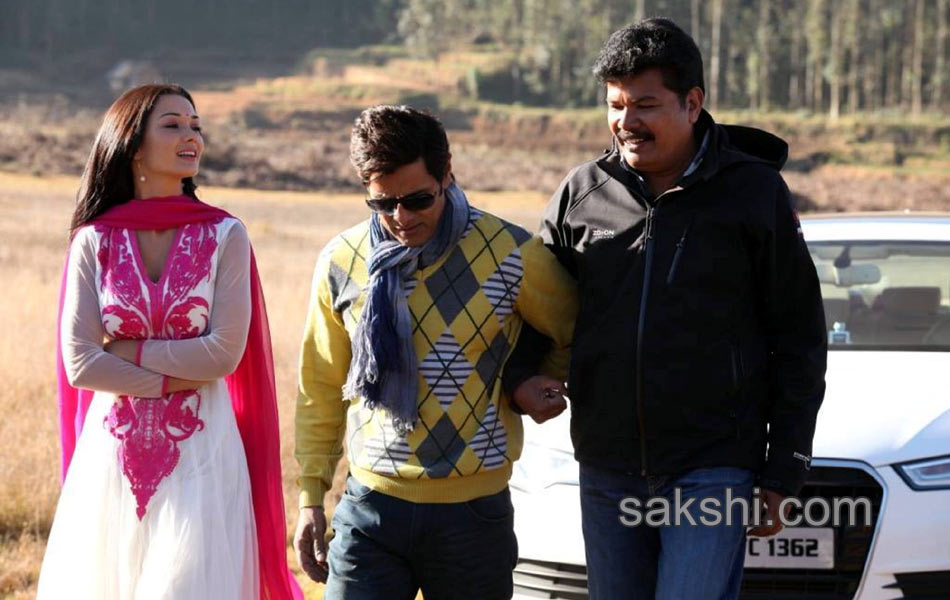 vikram manoharudu movie working stills2