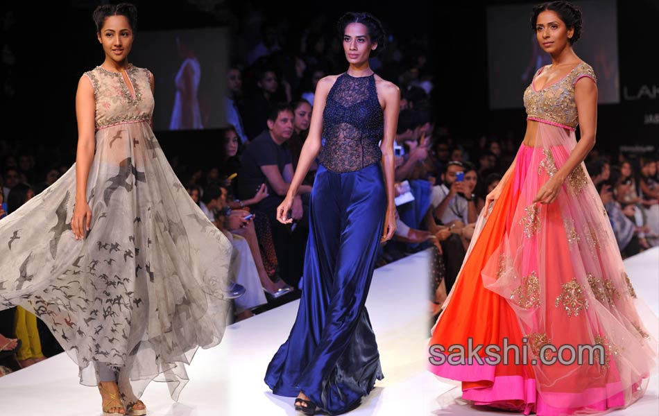 celebrities at lakme fashion week13