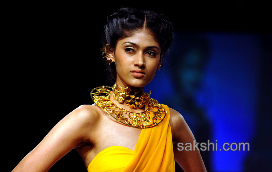 celebrities at lakme fashion week16