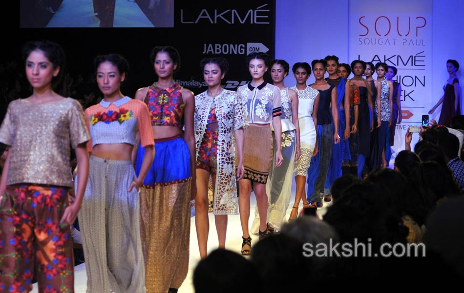 celebrities at lakme fashion week20